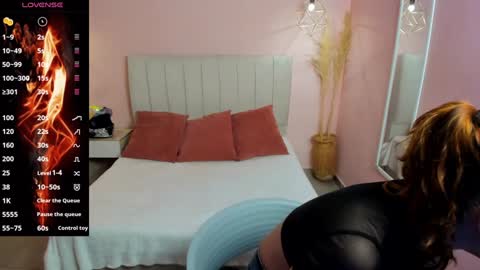 Snapshot of carol_pinter chatting on 12.12.24 Carol online show from 12.12.24