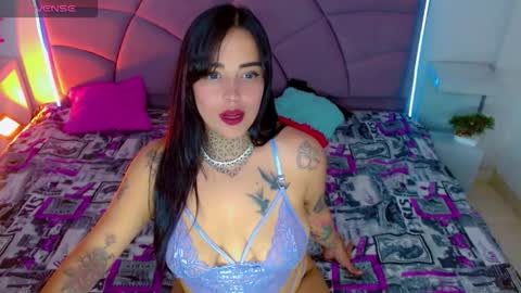 Carolaine01 online show from 10.04.25