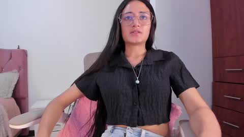 Snapshot of caroliine__ chatting on 12.05.24 Caroline online show from 12.05.24