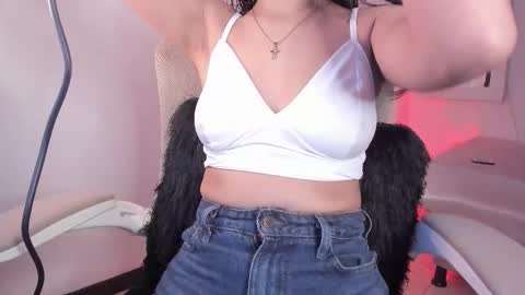 Snapshot of caroliine__ chatting on 10.05.25 Caroline online show from 10.05.25