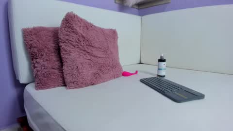 Carolina  online show from 03.12.25