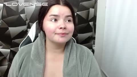 Snapshot of carolina_lee12 chatting on 08.01.26 carolina online show from 08.01.26