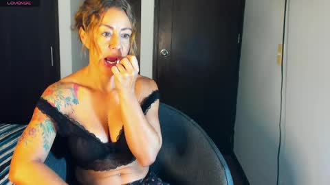 carolina_zaens online show from 04.22.26