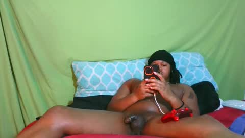 carolinayungin96 online show from 10.24.25