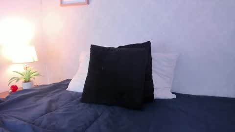  Caroline  online show from 11.25.25