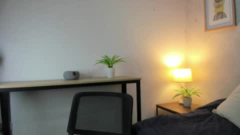  Caroline  online show from 01.08.26