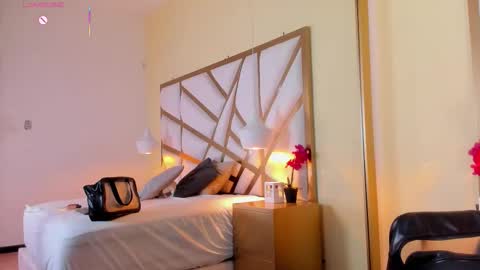 Caroline online show from 09.16.25