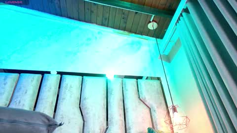 Snapshot of caroline_palmerr chatting on 12.20.25 Carolina online show from 12.20.25