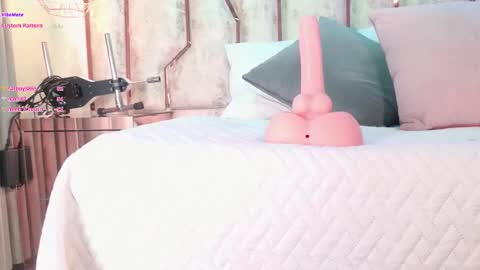 Snapshot of caroline_palmerr chatting on 12.22.25 Carolina online show from 12.22.25