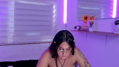 Snapshot of caroline_rodriguez_9 chatting on 05.21.26 caroline_rodriguez_9 online show from 05.21.26