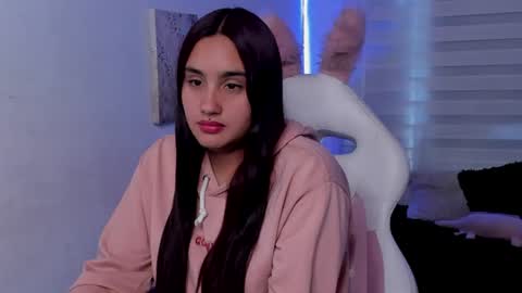 Snapshot of caroline_rodriguez_9 chatting on 06.19.26 caroline_rodriguez_9 online show from 06.19.26