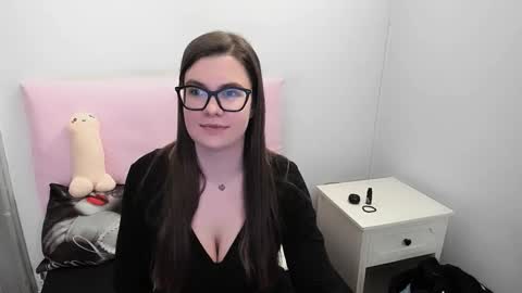 Snapshot of carolineamore chatting on 03.11.26 CarolineAmore online show from 03.11.26