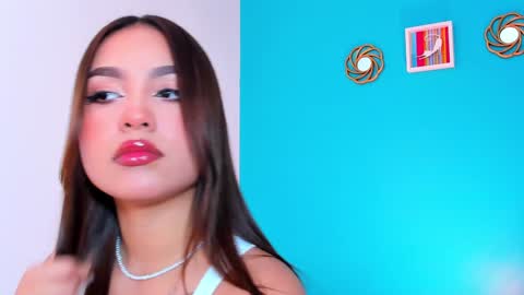 Snapshot of carolineegarcia chatting on 02.07.25 CarolineeGarcia online show from 02.07.25