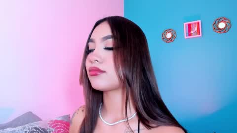 Snapshot of carolineegarcia chatting on 02.12.25 CarolineeGarcia online show from 02.12.25