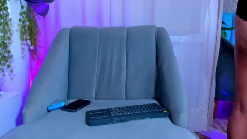 Snapshot of carolineegarcia chatting on 02.14.25 CarolineeGarcia online show from 02.14.25