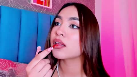 Snapshot of carolineegarcia chatting on 03.07.25 CarolineeGarcia online show from 03.07.25