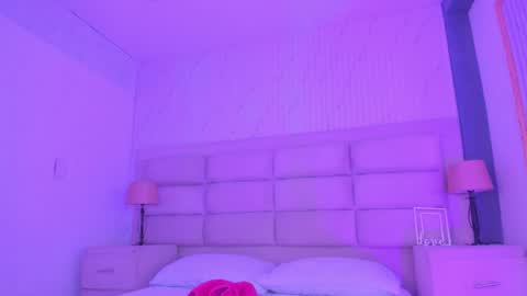 Caroline online show from 03.04.26