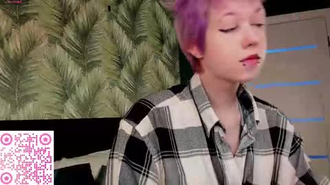 Snapshot of carolinerichter chatting on 11.13.25 CarolineRichter online show from 11.13.25