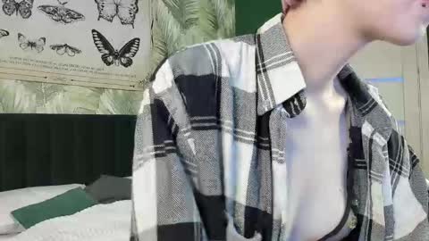 Snapshot of carolinerichter chatting on 11.21.25 CarolineRichter online show from 11.21.25