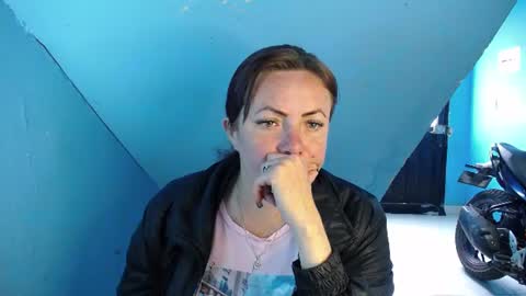 Carolinhe  online show from 08.01.26