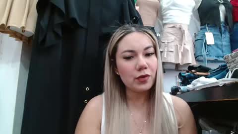 Snapshot of caroo0615 chatting on 10.27.25 caroo0615 online show from 10.27.25