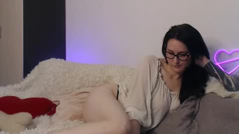 Caroline online show from 09.09.25