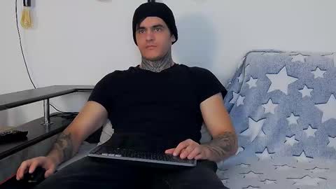 Snapshot of carter_reos chatting on 12.15.25 Carter online show from 12.15.25