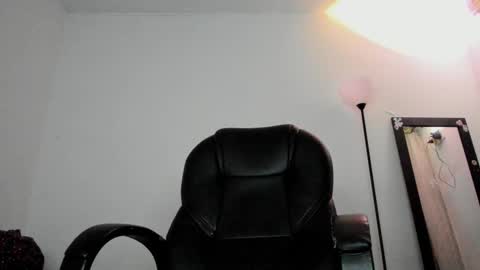 Snapshot of carterbrownbbc chatting on 10.10.25 Carter online show from 10.10.25