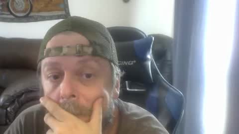 Snapshot of caseurdecue chatting on 10.01.25 AllenGallant online show from 10.01.25