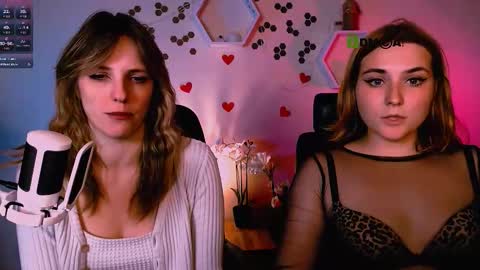 Snapshot of casey_meow_ chatting on 10.15.25 casey_meow_ online show from 10.15.25