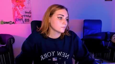 Snapshot of casey_meow_ chatting on 12.05.25 casey_meow_ online show from 12.05.25