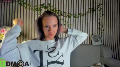 Snapshot of casey_sweeet chatting on 11.12.25 Casey sweeet online show from 11.12.25