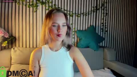 Snapshot of casey_sweeet chatting on 12.05.25 Casey sweeet online show from 12.05.25