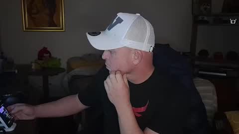 Snapshot of cashalphamale chatting on 09.09.25 Cash Alpha Male online show from 09.09.25