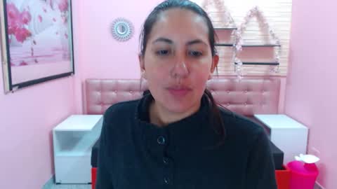 Snapshot of cassandra_ruizz chatting on 10.30.25 573215024606 online show from 10.30.25