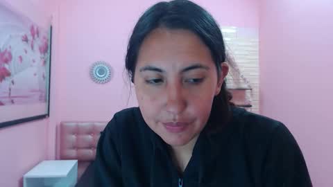 Snapshot of cassandra_ruizz chatting on 11.01.25 573215024606 online show from 11.01.25