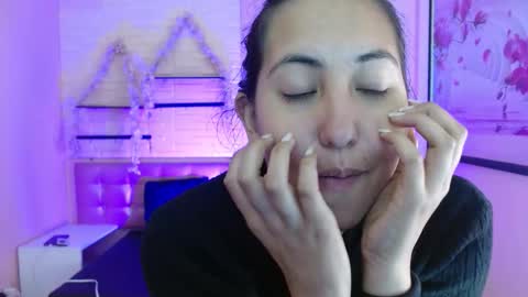 Snapshot of cassandra_ruizz chatting on 11.07.25 573215024606 online show from 11.07.25