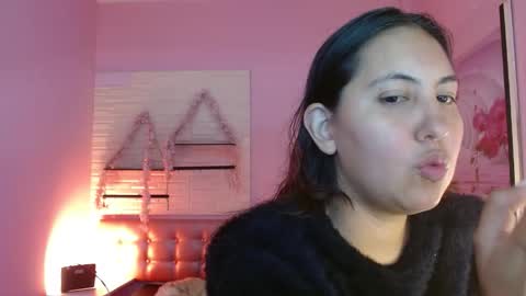 Snapshot of cassandra_ruizz chatting on 11.08.25 573215024606 online show from 11.08.25