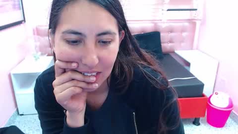 Snapshot of cassandra_ruizz chatting on 12.04.25 573215024606 online show from 12.04.25