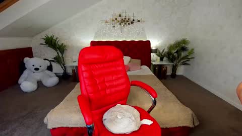 Snapshot of cassandrastars chatting on 02.11.25 Cassandra online show from 02.11.25