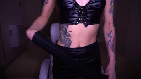 Snapshot of cassandrastars chatting on 11.24.25 Cassandra online show from 11.24.25