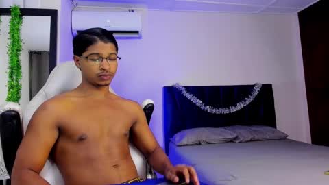 Snapshot of cassian_gold chatting on 12.22.25 CASSIAN GOLD online show from 12.22.25