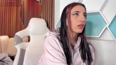 Snapshot of cassidy_evans chatting on 09.12.25 cassidy_evans online show from 09.12.25