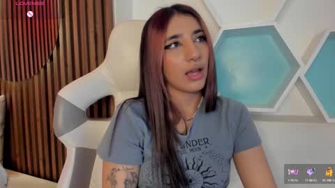 Snapshot of cassidy_evans chatting on 09.19.25 cassidy_evans online show from 09.19.25