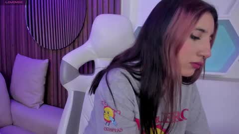 Snapshot of cassidy_evans chatting on 09.27.25 cassidy_evans online show from 09.27.25