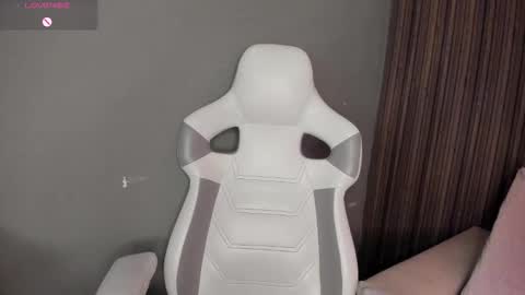 Snapshot of cassidy_evans chatting on 10.15.25 cassidy_evans online show from 10.15.25