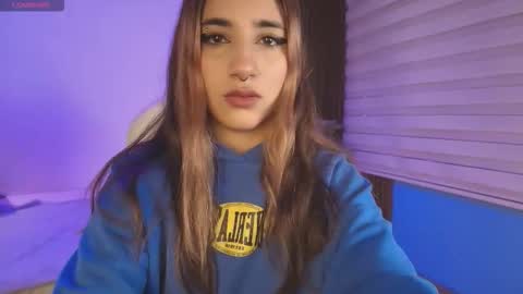 Snapshot of cassidy_evans chatting on 11.12.25 cassidy_evans online show from 11.12.25