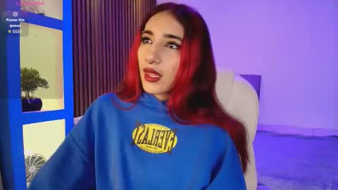 Snapshot of cassidy_evans chatting on 11.18.25 cassidy_evans online show from 11.18.25