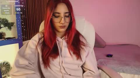 Snapshot of cassidy_evans chatting on 11.28.25 cassidy_evans online show from 11.28.25