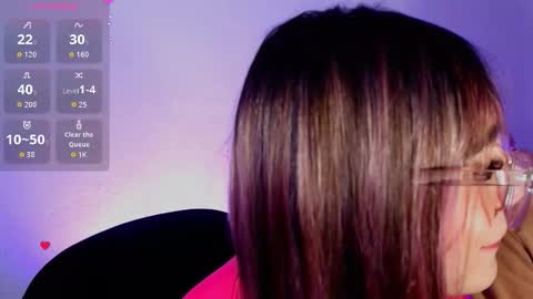 Snapshot of cassie_hatway chatting on 09.24.25 online show from 09.24.25